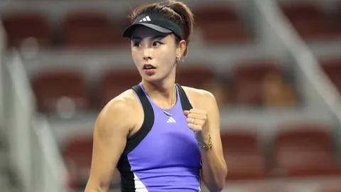 《热刺转会传闻升级！官方否认阿隆索接触，波切蒂诺团队三将成焦点候选》