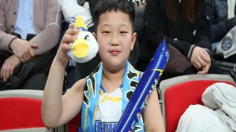 韩籍电竞选手宋义进获“中国绿卡”，助力中国战队英雄联盟全球总决赛夺冠超十年